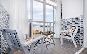 Impresionante Vista Al Mar - Elegante Apartamento